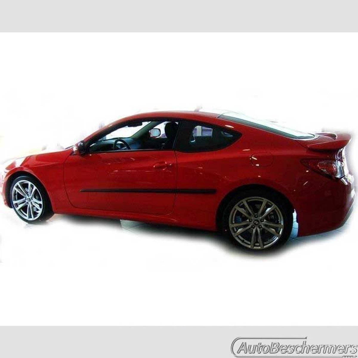 Stootlijsten set zwart voor Hyundai Genesis Coupe 2010. De stootstrips zijn zelfklevend. Set a 4 stuks (#0018)