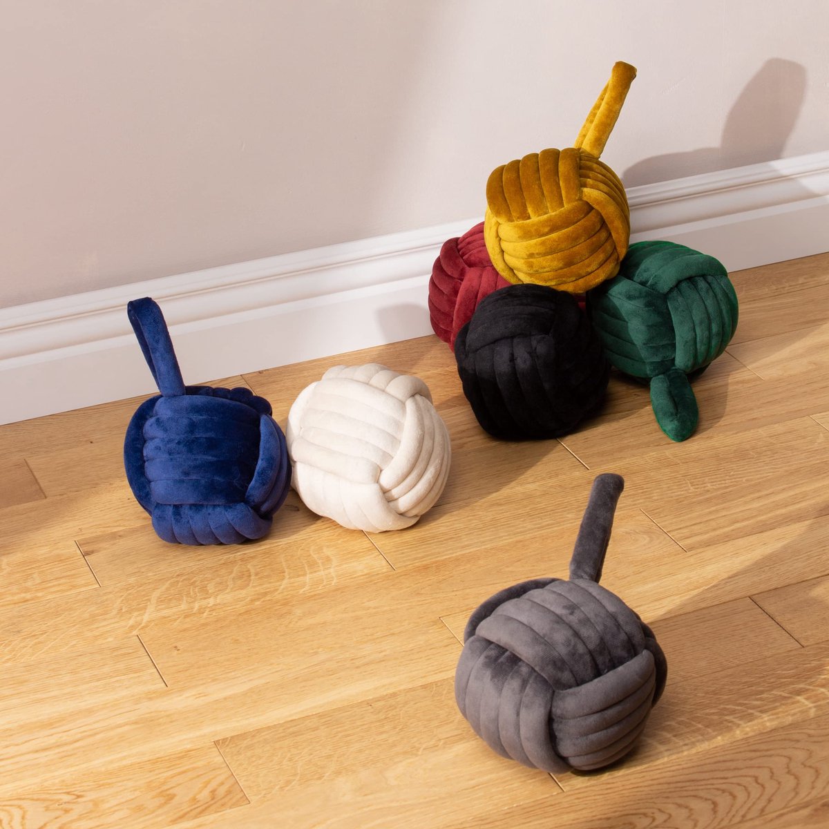 SnelShoppen - Fluwelen Deurstop met Knoop - Verstrengeld Design - Decoratieve Deurstopper - Zacht en Stijlvol - Perfect voor Thuis, Kantoor of Feest