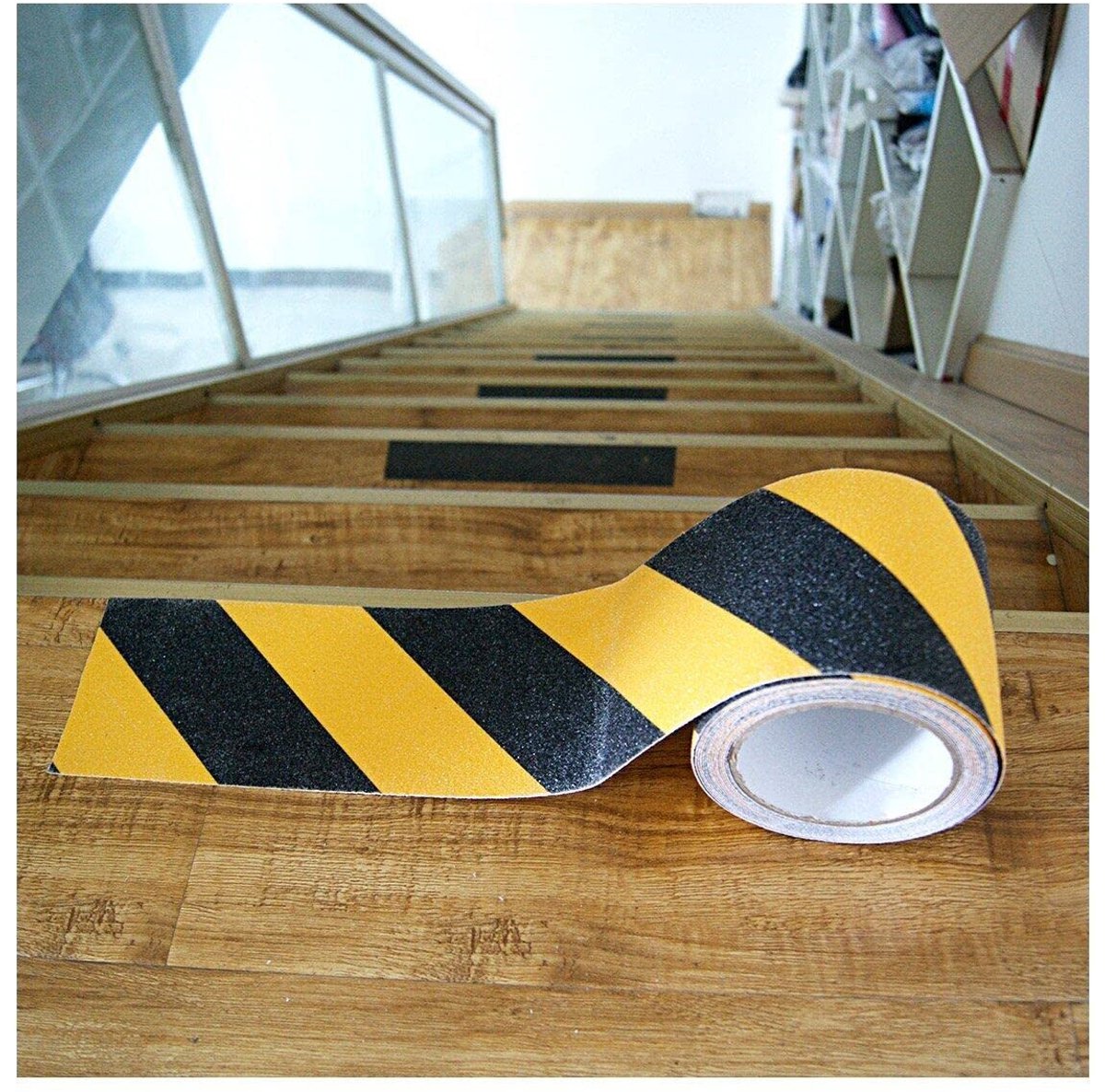 Omgoods - Anti-slip Lijm Tape 10cm x 10m - Sterke Niet-Slip Strip (Zwart & Geel)
