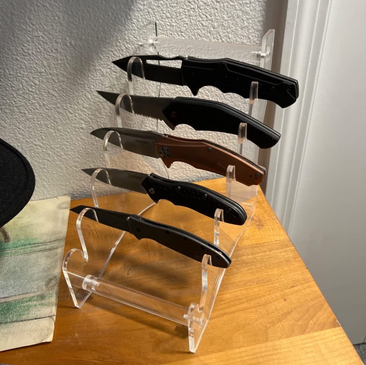 Omgoods- Messenstandaard 6-traps - Acryl Houder - Vouwmessen/EDC-gereedschap - U-vormige Sleuven - 360° Zichtbaarheid - Stevige Ondersteuning - Messenhouder