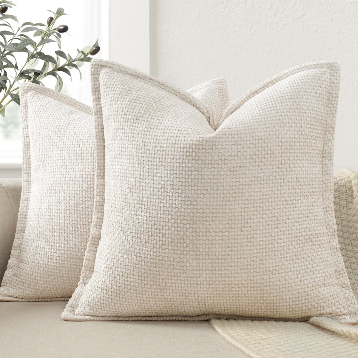 SnelShoppen - Set van 2 Beige Chenille Kussenhoezen 50x50 CM met Decoratieve Rand, Luxe Sierkussens voor Bank, Bed en Woonkamer, Woondecoratie