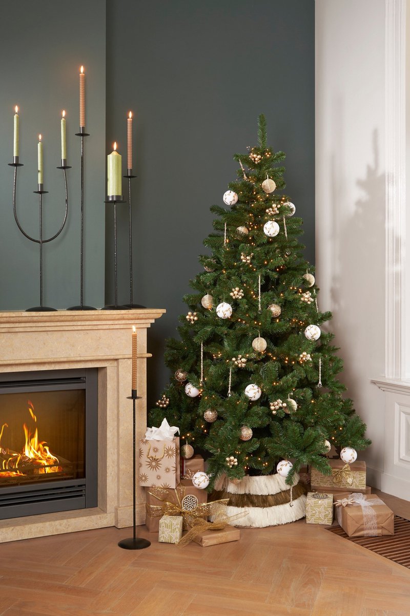 Triumph Tree Forrester Kerstboom met Zachte Naalden en Realistische Vorm - Kerstversiering voor Binnen - Kunstboom met Natuurgetrouw Ontwerp - H230 x Ø142 cm - Groen Klassiek – foto 5
