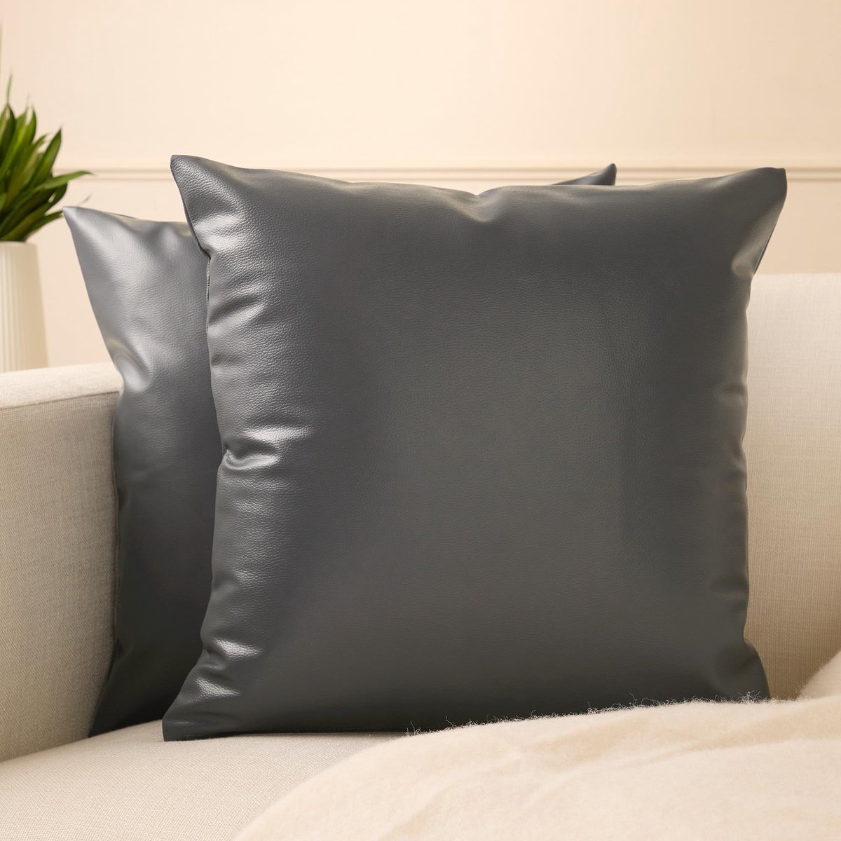 XO Kussenslopen van kunstleer, 50 x 50 cm, set van 2, donkergrijs, decoratieve kussenhoezen, moderne kussens in landelijke stijl voor buiten, woonkamer, slaapkamer, bank en bank