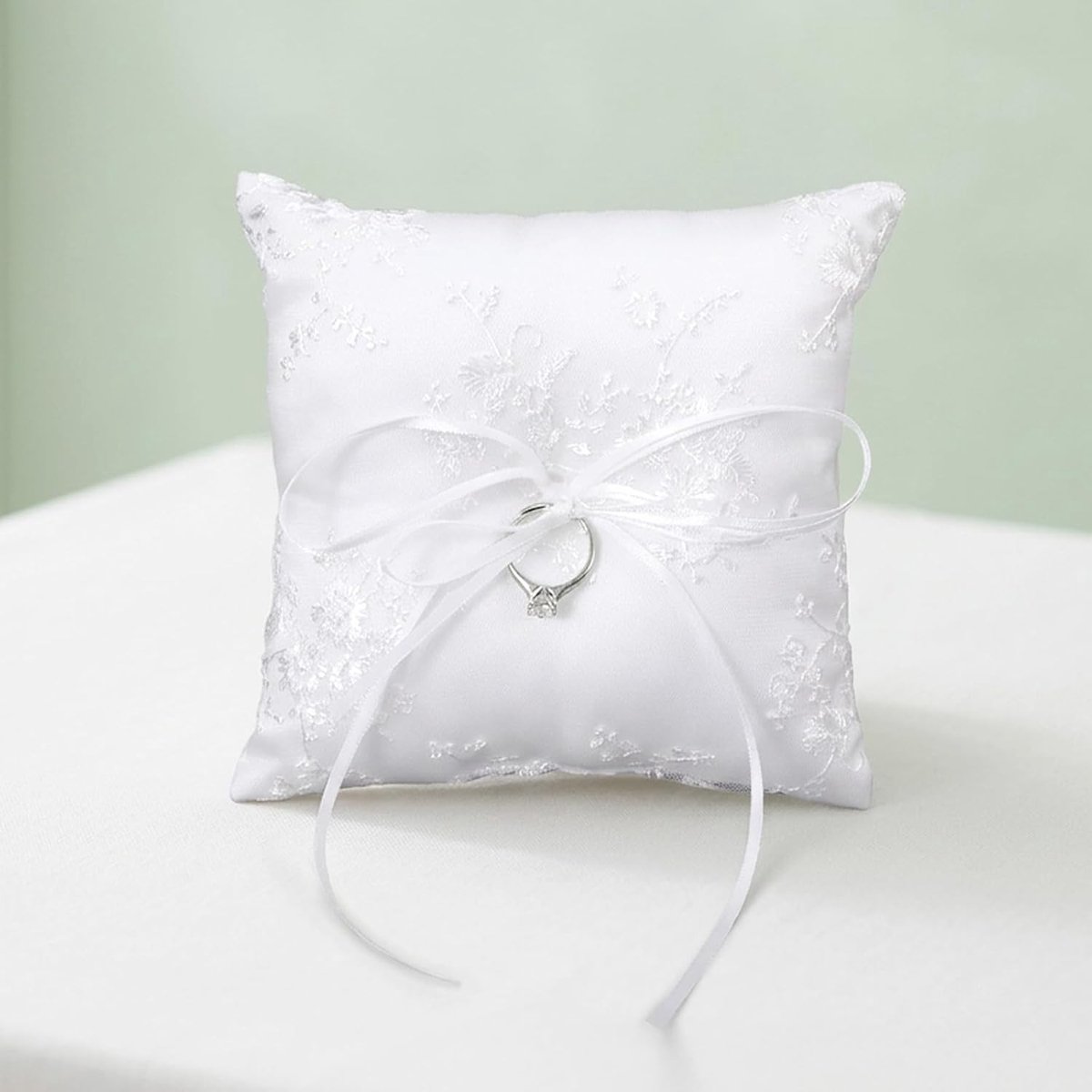 Elegante Ringkussen voor Trouwen, Verloving en Ceremonies - Satijn, 15 cm x 15 cm, Perfect voor Ringen en Huwelijksdecoratie
