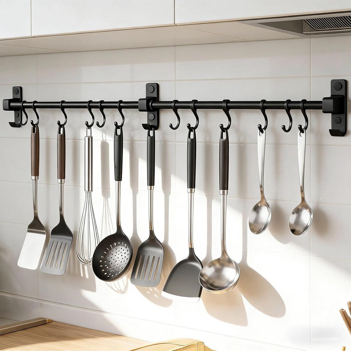 Aluminium Keukenhaakstrip 80 cm met 12 Verstelbare Haken voor Keukengerei, Snijplanken en Keukenaccessoires
