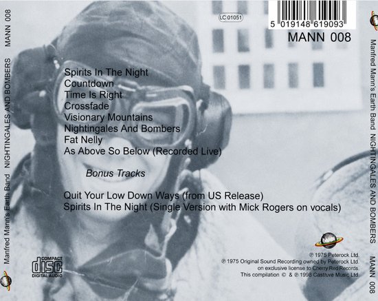 Portret van een piloot in een vliegtuigcockpit, met koptelefoon en bril. 'Nightingales and Bombers' albumtitel.