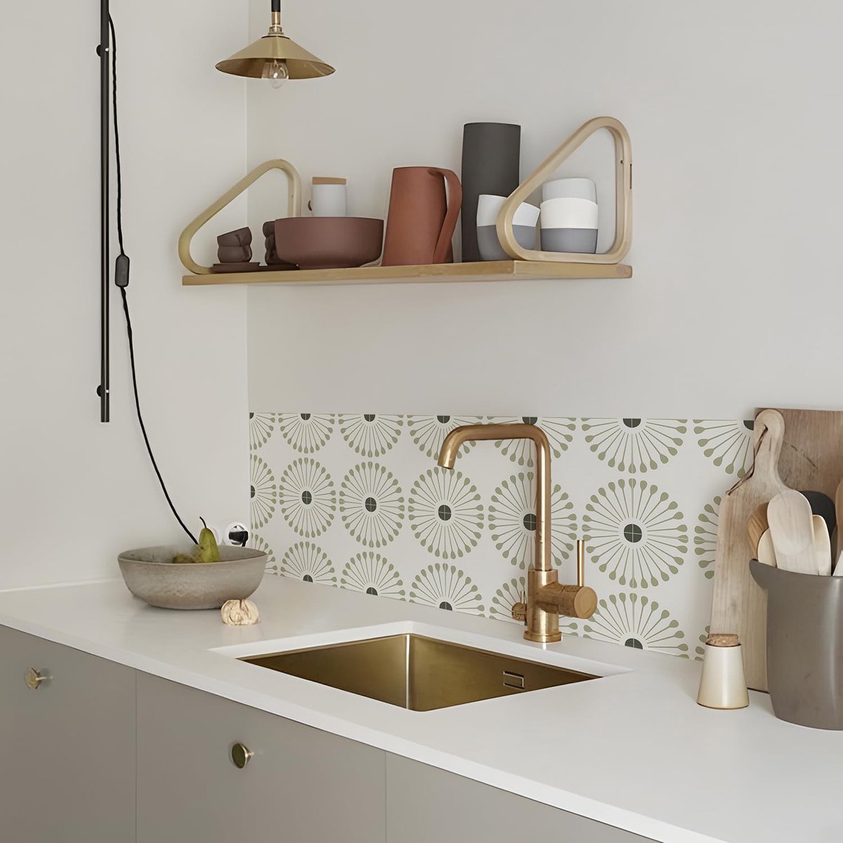 Tegelsticker, saliegroene en witte zelfklevende plaktegels, sticker voor badkamer, keuken, spatwand, folie losmaken en aanbrengen, wandtegelsticker van vinyl, 10 stuks x 15 cm