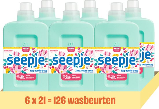 Zes lichtgroene flessen Seepje met een geel/roze/groen label met bloemen en de tekst 'seepje Zeep zonder troep'. 6x21=126 wasbeurten.