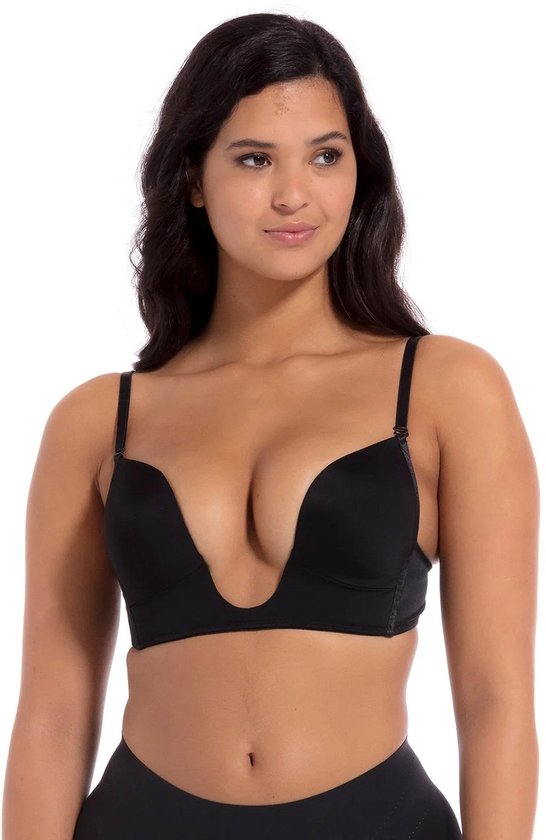 Zwarte diepe V-hals beha met gladde cups en verstelbare bandjes gedragen door een model.
