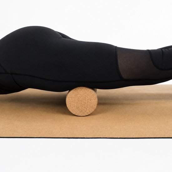 Kaiyaya - Kurk yogablok 1 stuk - Balans & stabiliteit - 100% kurk, antislip - Lichtgewicht, afgeronde hoeken - Yoga, stretching, balansoefeningen - Natuurlijk kurkbruin, 22.5x15x7.5cm — afbeelding 3