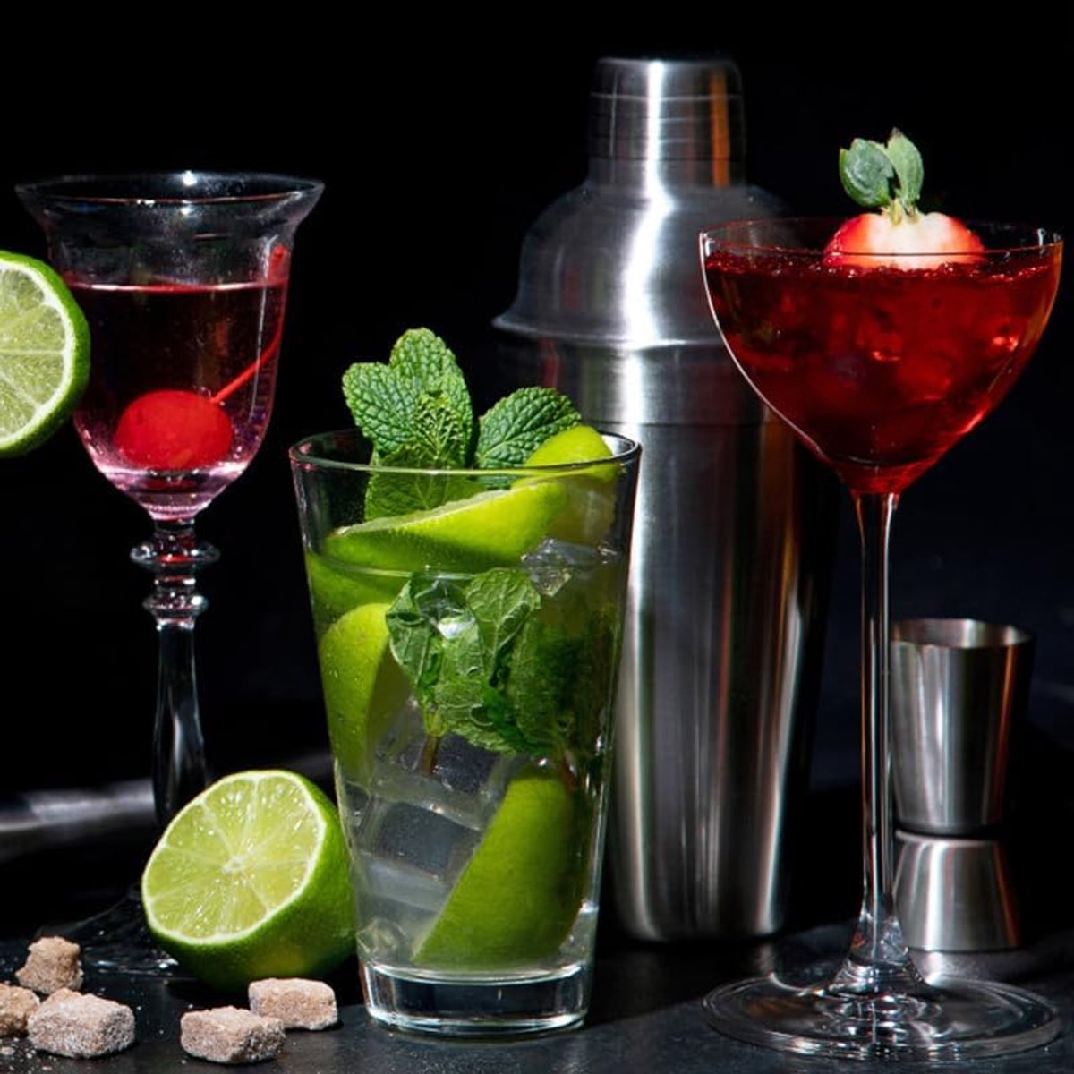 Cocktailset 750 ml - roestvrijstalen shaker - met zeef en maatbeker - ideaal voor thuismixologen - ShopVlot