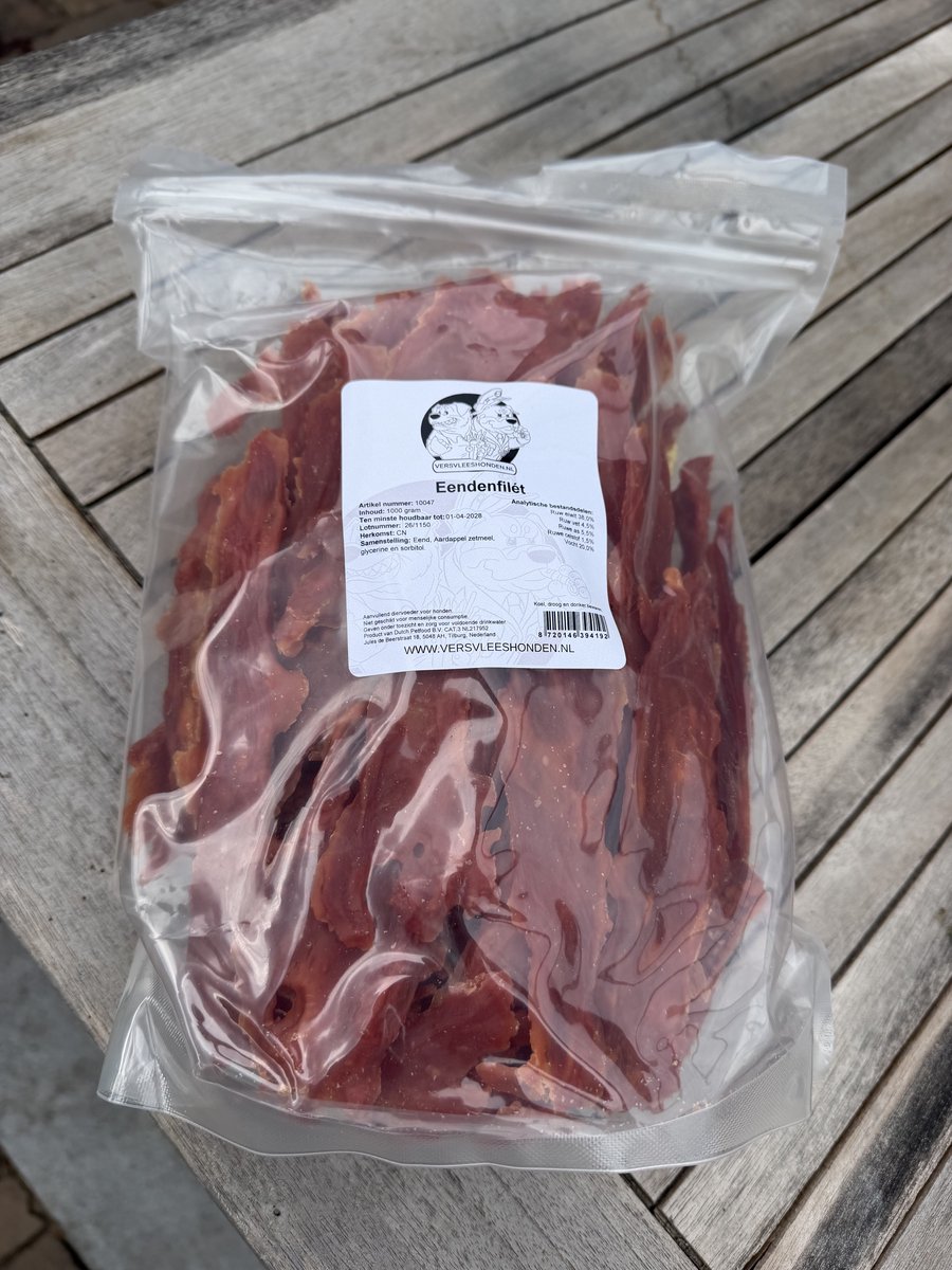 Versvleeshonden Hondensnacks Eendfilet 1000 gr Eendenfilet 1000 gr gedroogd lekkere snack voor uw hond of kat in grote hersluitbare zak