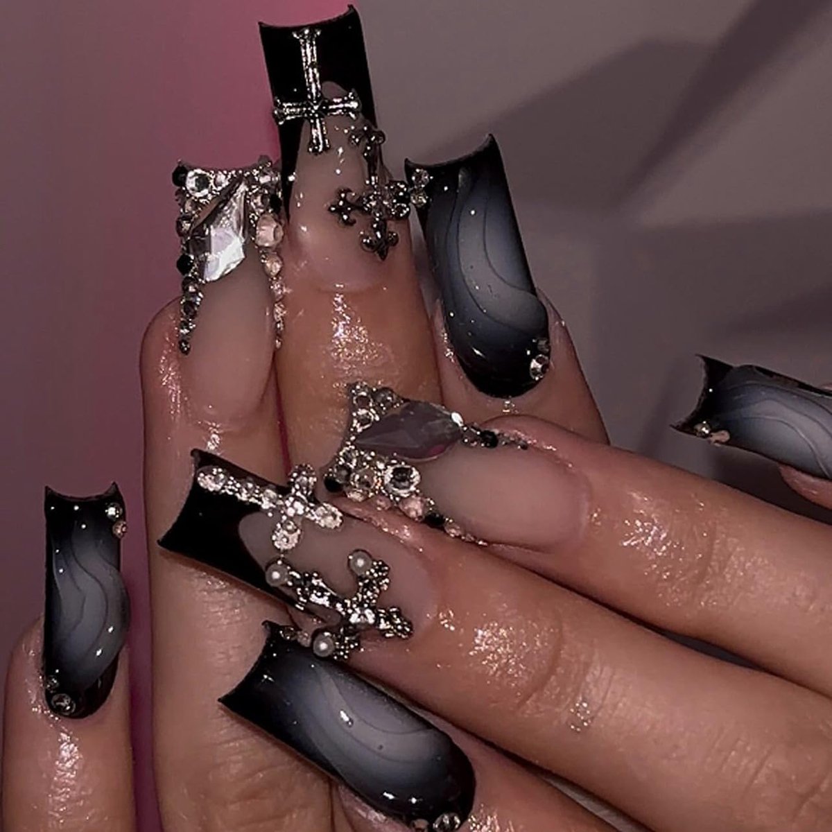 Neppunten 24 Stuks Lange Vierkante Zwarte Ombre Nagels - Met Kruis Design - SnelShoppen