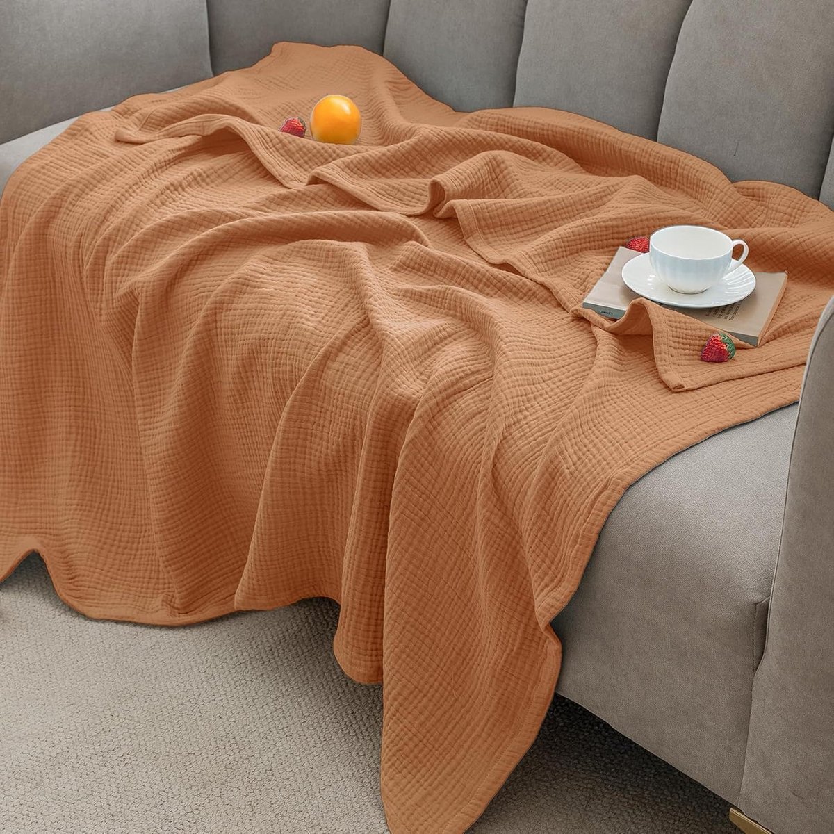 Deken 150 x 200 cm, Muslinedeken voor Volwassenen, Zomer, Zachte & Ademende Katoenen Deken, Knuffeldeken van Katoen, Lichte Sprei voor Bed, Sofa en Bank (Karamelkleur)