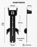 Afmetingen van een zwarte fietsaccu-beugel: 300mm lang, 100mm breed, 44mm diep, staaldikte 4mm.