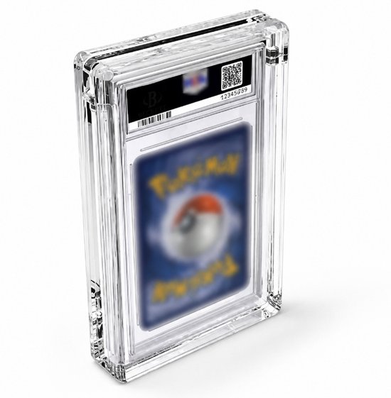 Acrylen display met een Pokémon kaart. De kaart heeft de achterkant zichtbaar.
