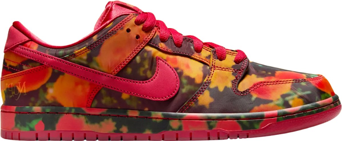 Nike SB Dunk Low The Wizard of Oz Poppy Field Rood