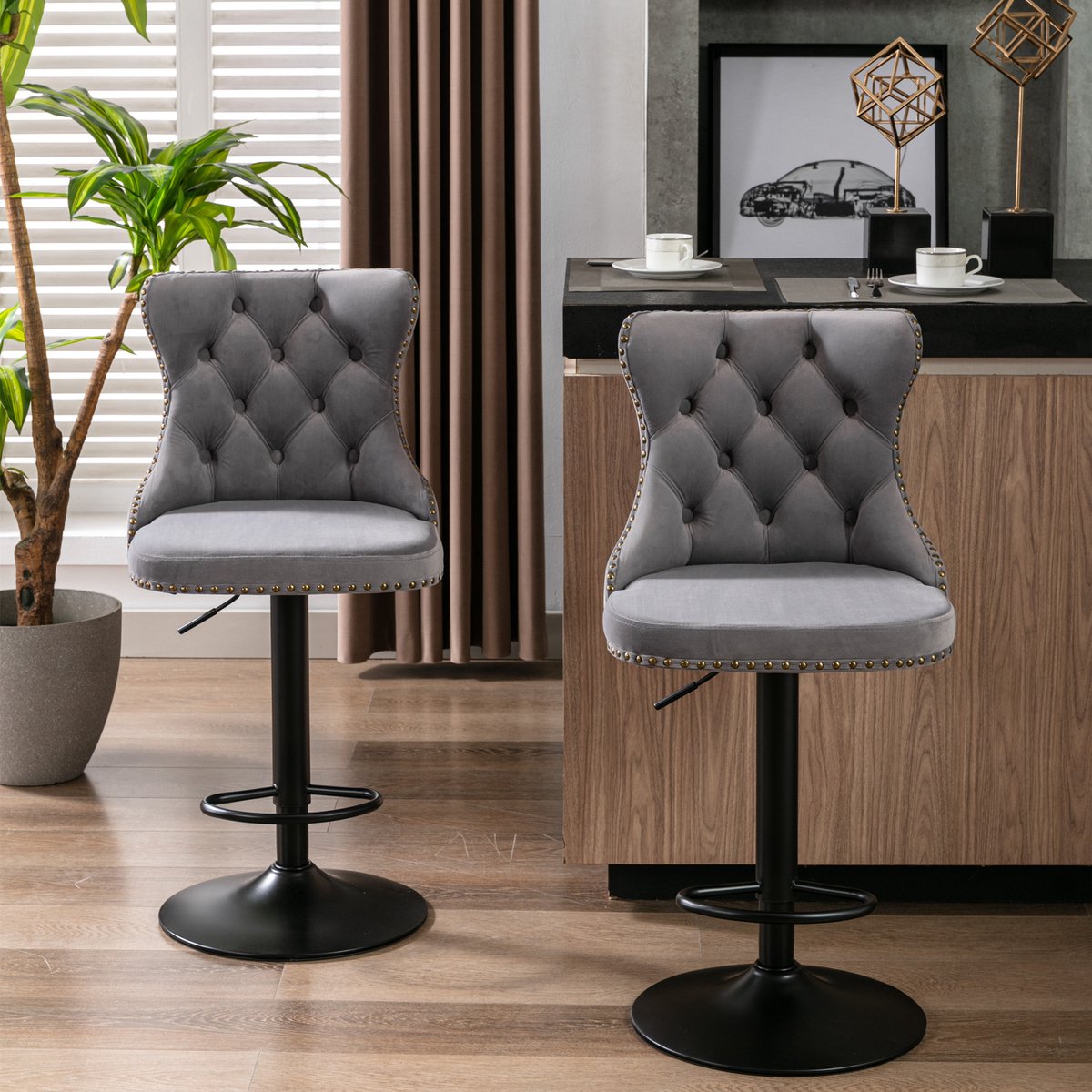 Pugsdrly Draaibare fluwelen barkrukken met verstelbare zithoogte van 25 tot 33 inch, voet van 17,7 inch, moderne gestoffeerde barkrukken met rugleuning, comfortabel getuft voor thuisbar en keukeneiland, grijs, set van 2, DE1812GY
