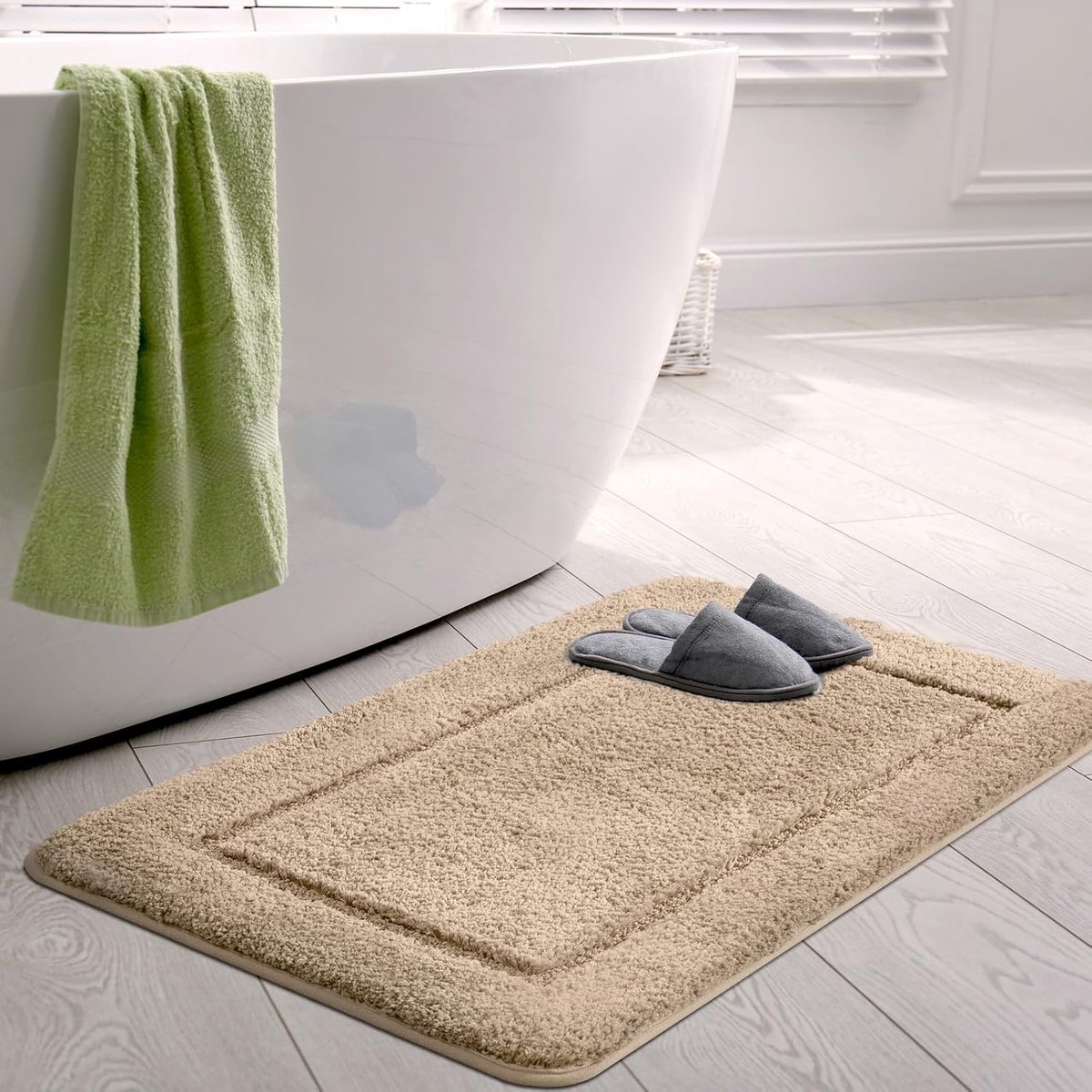 SnelShoppen - Badmat 60 x 90 cm, hoogpolig, microvezel, antislip, wasbaar, absorberend douchemat voor badkamer en toilet, beige
