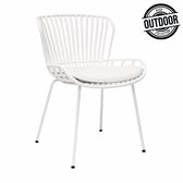 Witte tuinstoel met spijlen zitting en rugleuning, witte kussens, dunne witte poten en een 'Kick Outdoor Collection' logo.