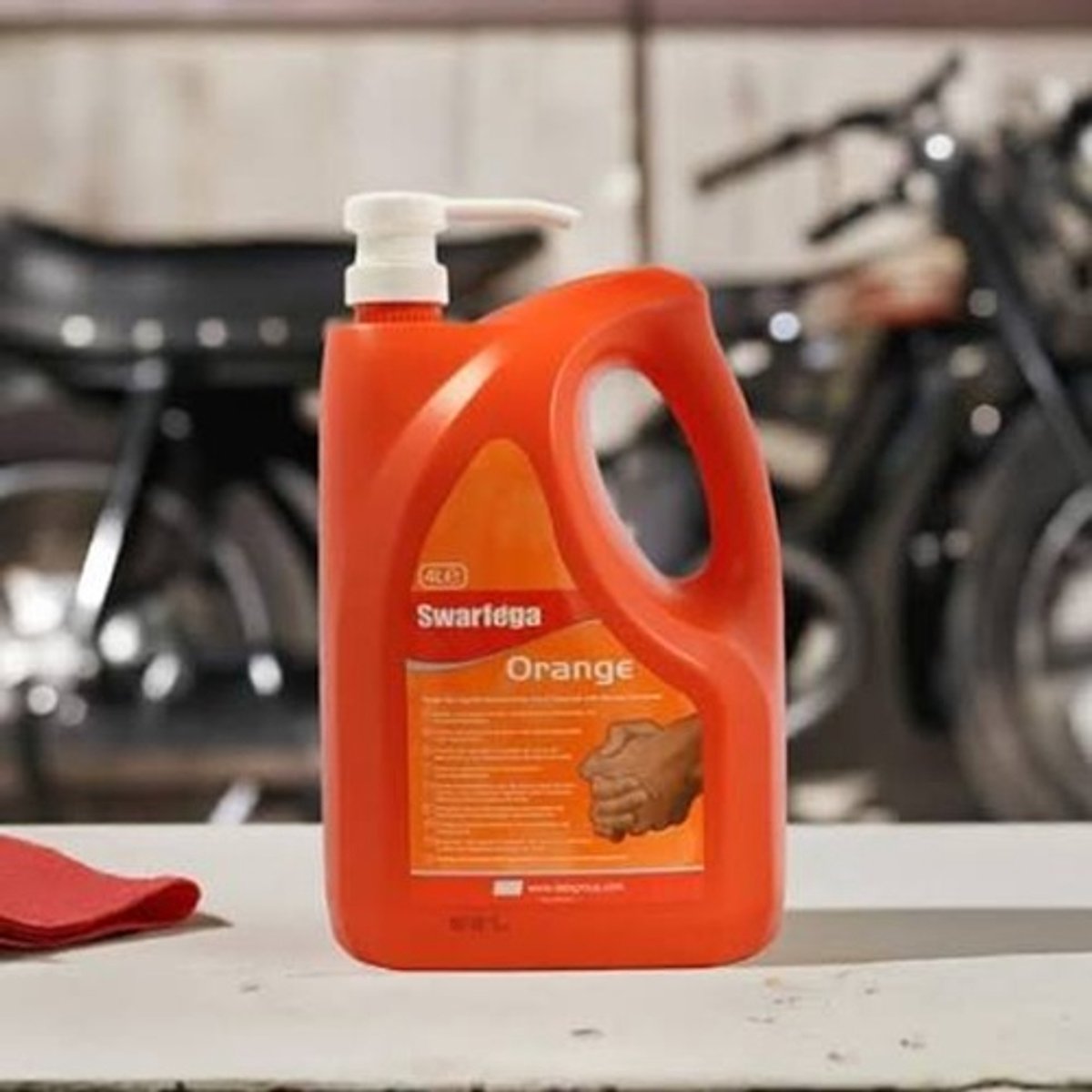 Swarfega orange handzeep 4 liter met ingebouwde pomp x 1stuk