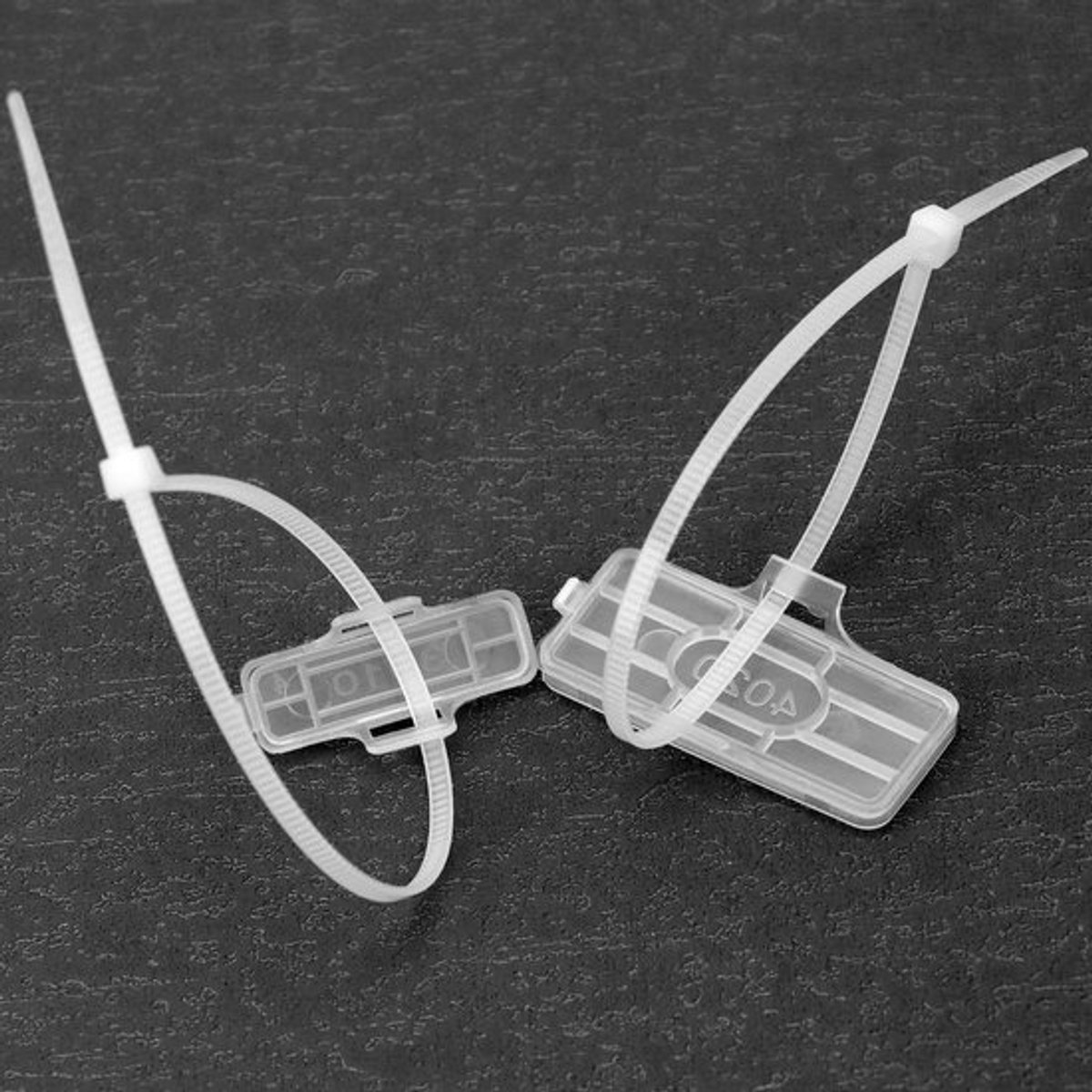 Set van 100 waterdichte kabellabels met nylon kabelbinders