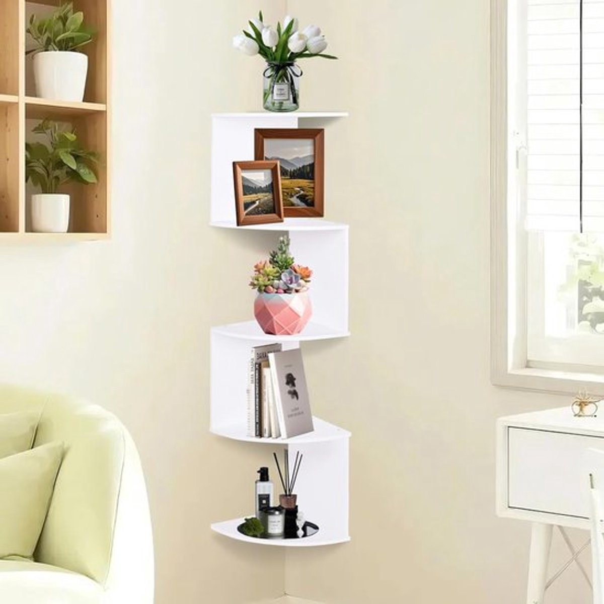 Witte Hoekplank met 5 Niveaus voor Boeken en Decoratie, Wandplank voor Woonkamer, Slaapkamer en Badkamer, Ruimtebesparende Oplossing voor Kleine Ruimtes