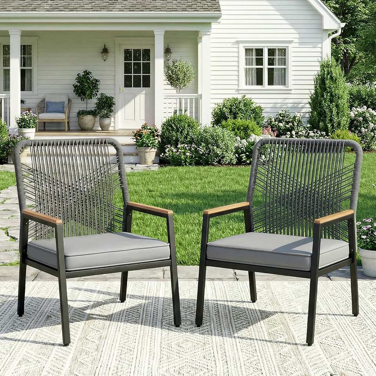 Tuinstoel van gevlochten rieten 2-delige set, tuinstoel, balkonstoelen van metaal en rotan, met 8 cm dik zitkussen, stevig metalen frame en WPC-armleuning, voor terras, tuin en veranda, grijs