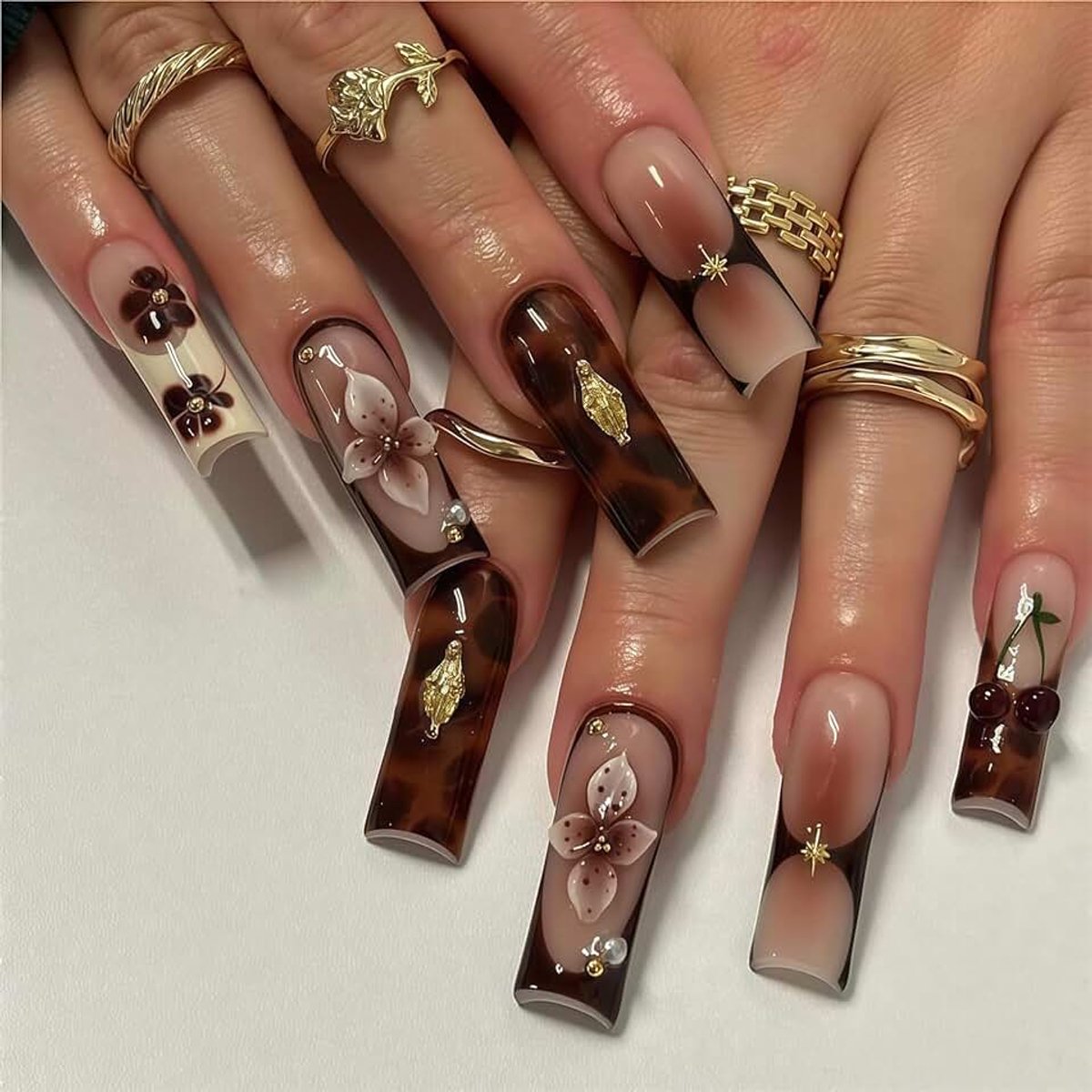 24 stuks lange vierkante press-on nagels bruin met bloemdesign en 3D-goudstructuur kleefnagels acrylnagels herbruikbaar voor DIY manicure vrouwen