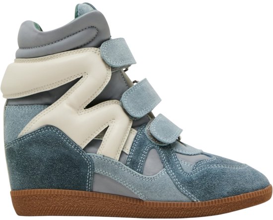 Zij aanzicht van blauwe Steve Madden sneaker met klittenband, beige en grijze accenten.