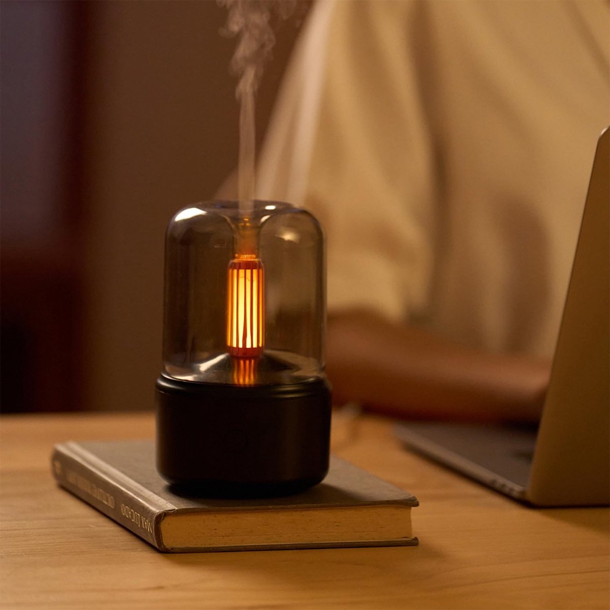 Diffuser voor etherische oliën, 150 ml aromatherapie diffuser met automatische uitschakelfunctie, ultrasone diffuser voor etherische oliën, luchtbevochtiger met koele mist en warm licht, voor thuis en op kantoor - zwart