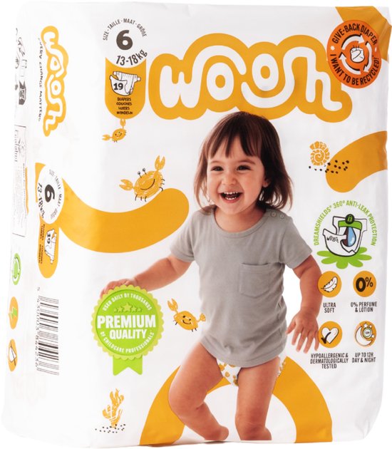 Verpakking met 114 Woosh maat 6 luiers (13-18kg) in wit met gele golven en krabbenprint. Een lachend meisje staat op de verpakking. Premium Quality.