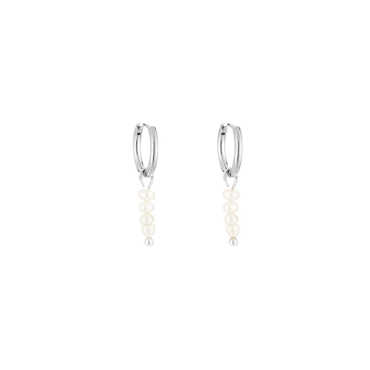 Stainless Steel Huggie Hoops with Freshwater Pearl Strand Drop – Luxe Huggie Oorringen met Zoetwaterparel Strengetje – RVS - Zilver