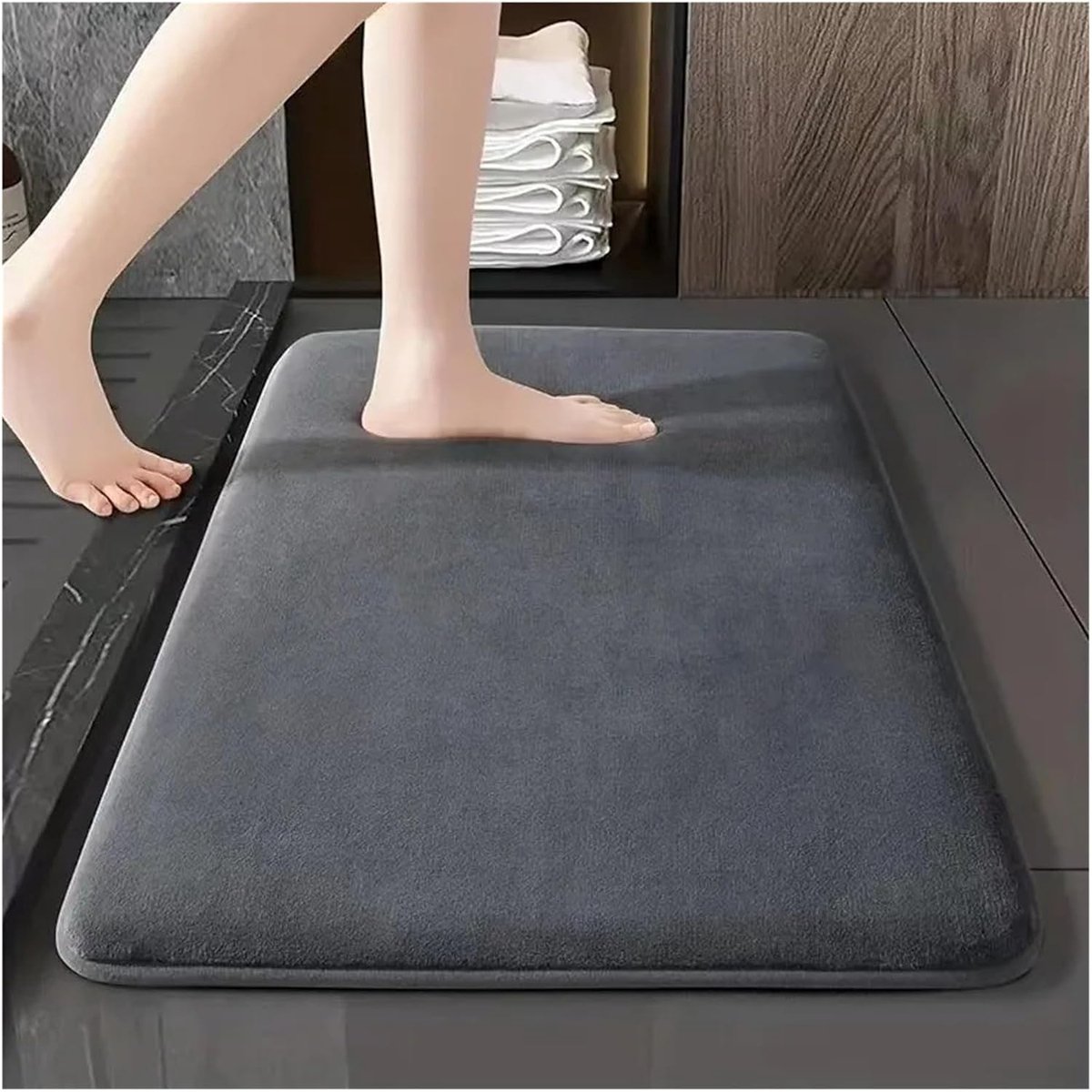 KZQ Antislip Badkamermat - Sneldrogend, zeer absorberend en zacht aanvoelend - Geschikt voor badkamers, hallen en doucheruimtes - 60x90 cm - Donkergrijs
