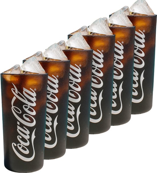 Six verres longdrink Coca-Cola noirs, remplis de glace et de boisson brune.