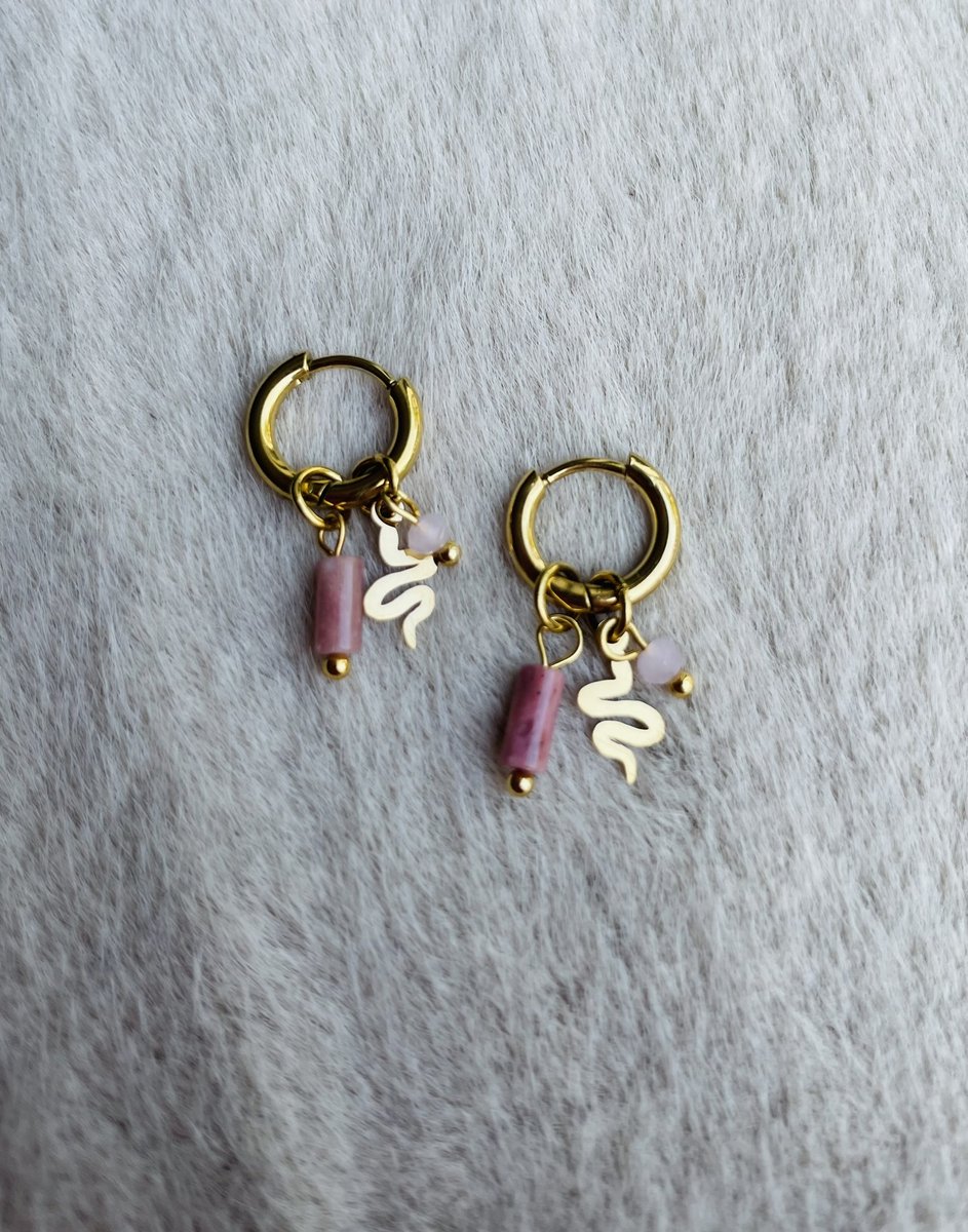 Oorbellen natuursteen met slang detail - roze goud