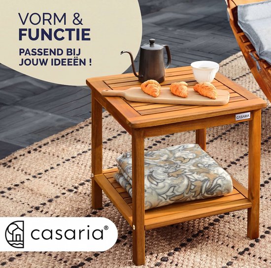 Houten bijzettafel met 3 croissants en koffiepot. 'Vorm & functie'.