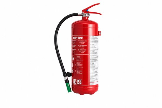 Rode Nor-Tec schuimblusser met zwarte slang en groene spuitmond, staand op witte achtergrond. Label met meertalige informatie.