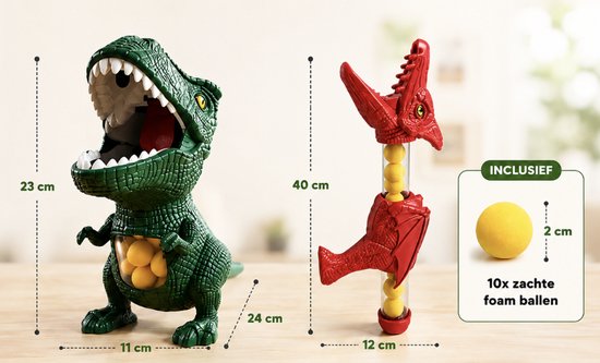 Groene T-Rex dinosaurus (23x24x11 cm) met open bek en gele ballen in buik. Rode dinosaurus blaster (40x12 cm) met gele ballen en één losse bal (2 cm).