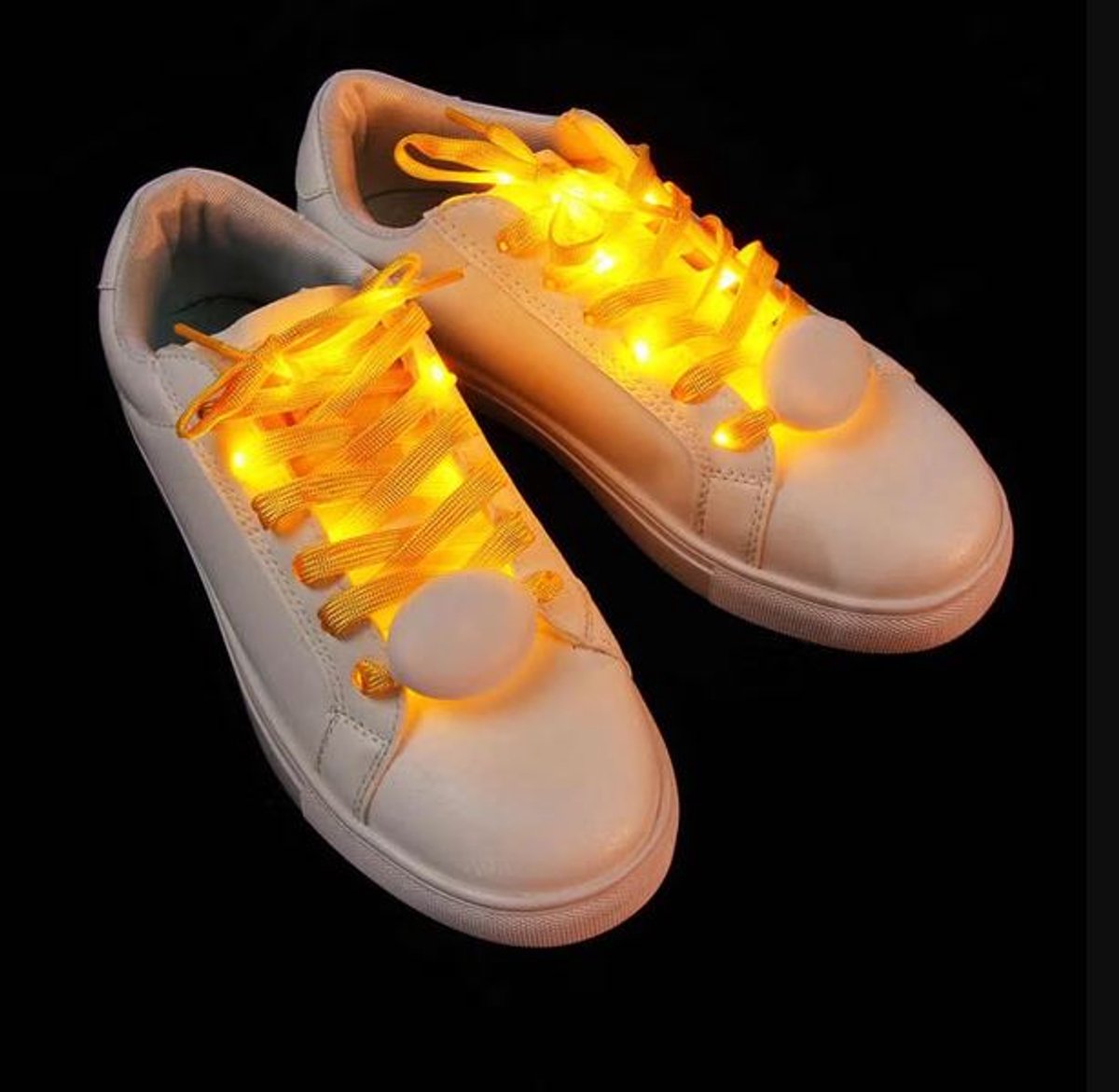 Veters LED - Lichtgevende veters - Opvallende veters - Schoenveters met verlichting - Glow in the dark veters - Coole veters - Schoenveters - Op batterijen - 120 cm - Geel - Jonyx