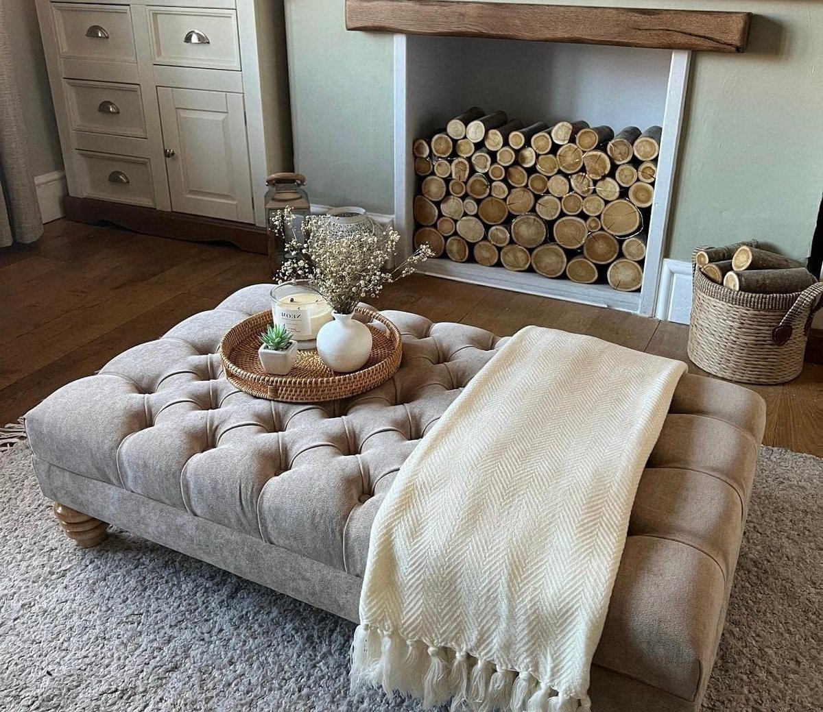 Voetenbank Salontafel - Chesterfield Poef - Woonkamer Decoratie - Handgemaakt Kwaliteit - 100 x 60 cm - Pruim