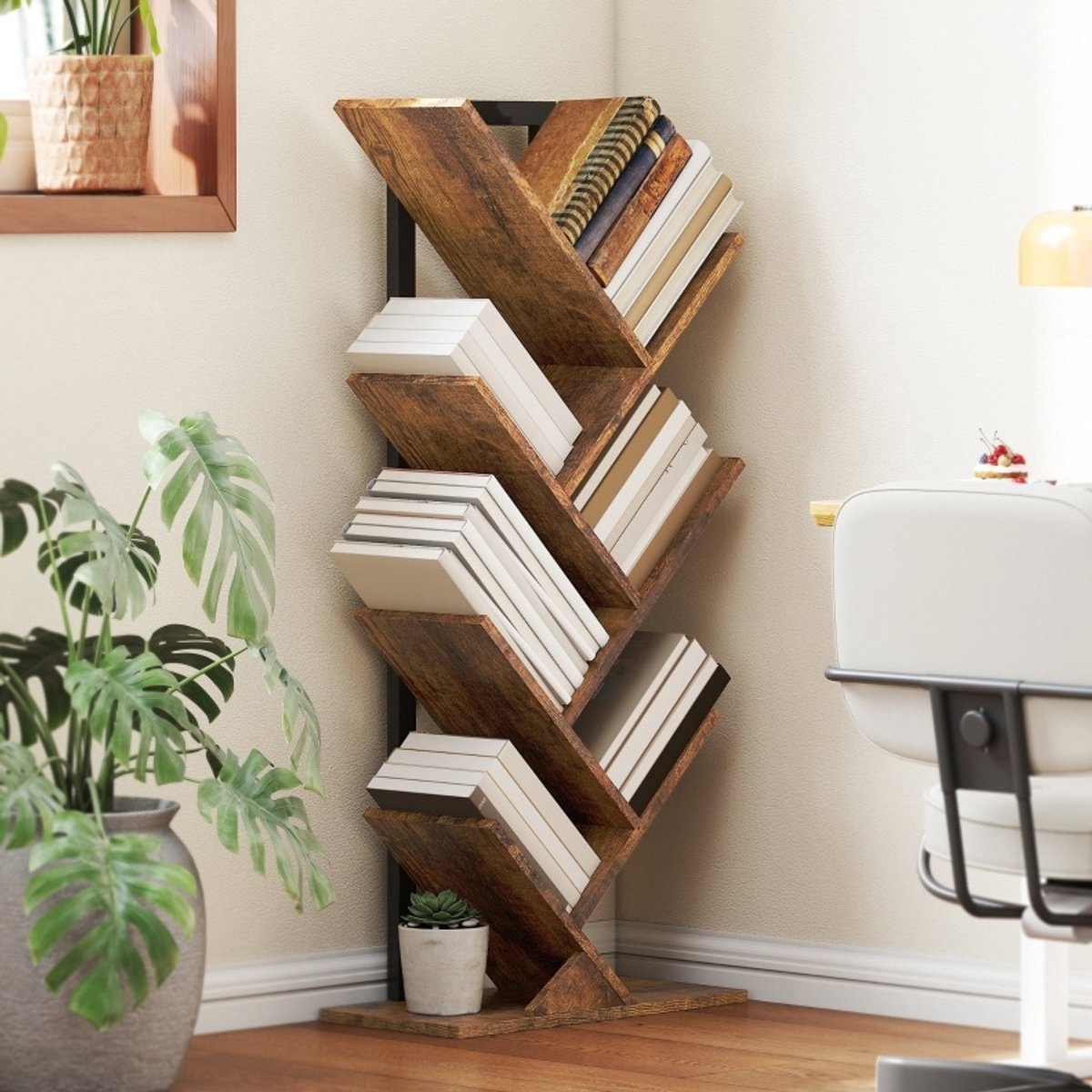 MEUNIQ Boekenkast 50 x 24 x 109 cm met 7 niveaus, smal boomvormig open boekenrek voor woonkamer of werkkamer, industrieel staand rek in bruin