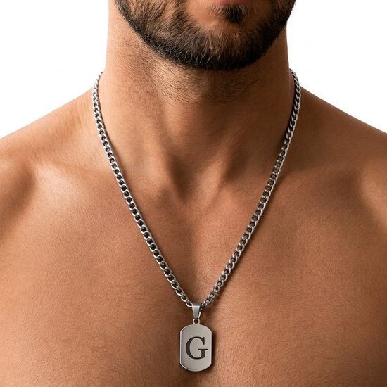 Herenketting met zilverkleurige schakel en rechthoekige hanger met de letter G.