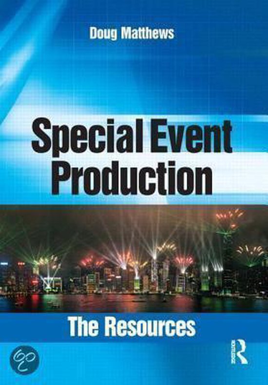 Boek "Special Event Production: The Resources" van Doug Matthews met een vuurwerkshow boven een stad.