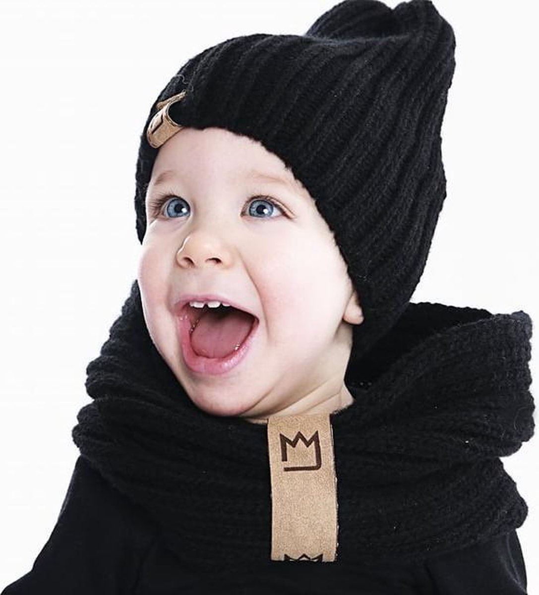 Beanie Set - Muts en Sjaal - Zwart: De Winter Favoriet! - Voor kinderen vanaf 3 tot ongeveer 9 jaar. - Go Go Momi