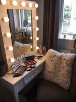 Visagie spiegel / Hollywoodspiegel / Theater spiegel / Visagie spiegel / make up spiegel / model Luna
