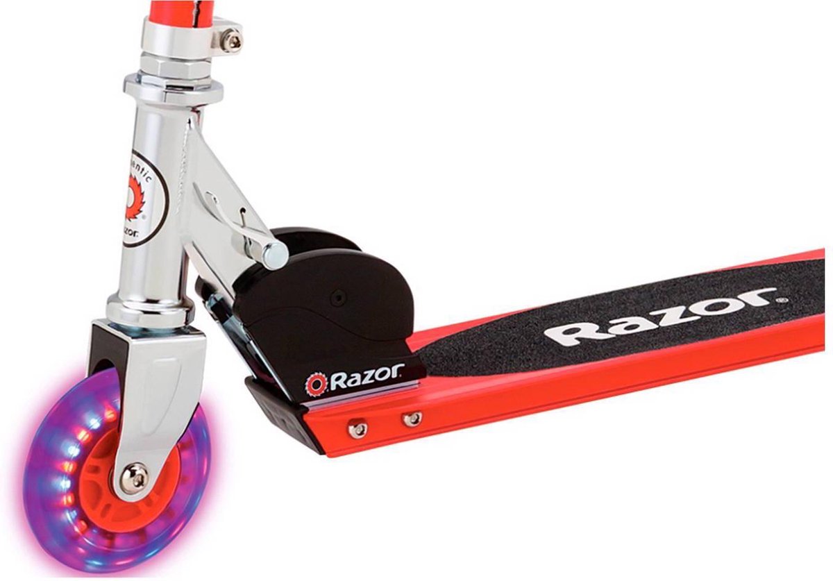 Razor Spark - Step - Rood - Opvouwbaar - In Hoogte Verstelbaar Stuur - LED Wielen - Vonkeneffect - Voor Kinderen - Tot 100 kg - Vanaf 8 jaar — afbeelding 9