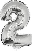 Zilveren opblaas cijfer ballon 2 op stokje 41 cm