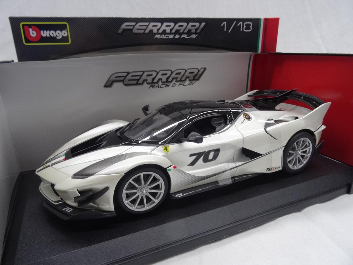 Ferrari FXX K EVO #70 - 1:18 - Bburago