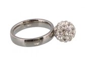 Zilverkleurige ring van roestvrij staal met een bolletje erop waar diamantjes op zitten.